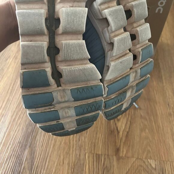 ON CLOUDSWIFT blue athletic training lace up shoes sneakers women's 6.5 - Picture 4 of 8